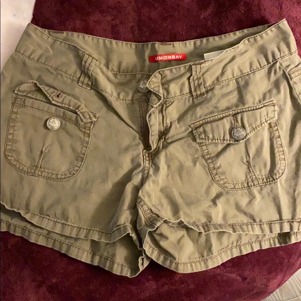 Women’s UnionBay cargo shorts